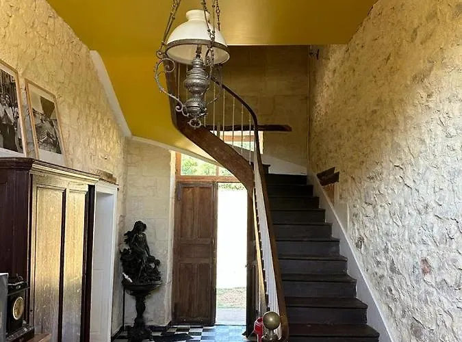 Ancien Relais De Chasse A 35 Min Du Circuit 24h Du Mans Bed & Breakfast Le Lude