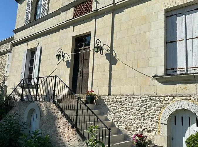 Ancien Relais De Chasse A 35 Min Du Circuit 24h Du Mans Le Lude